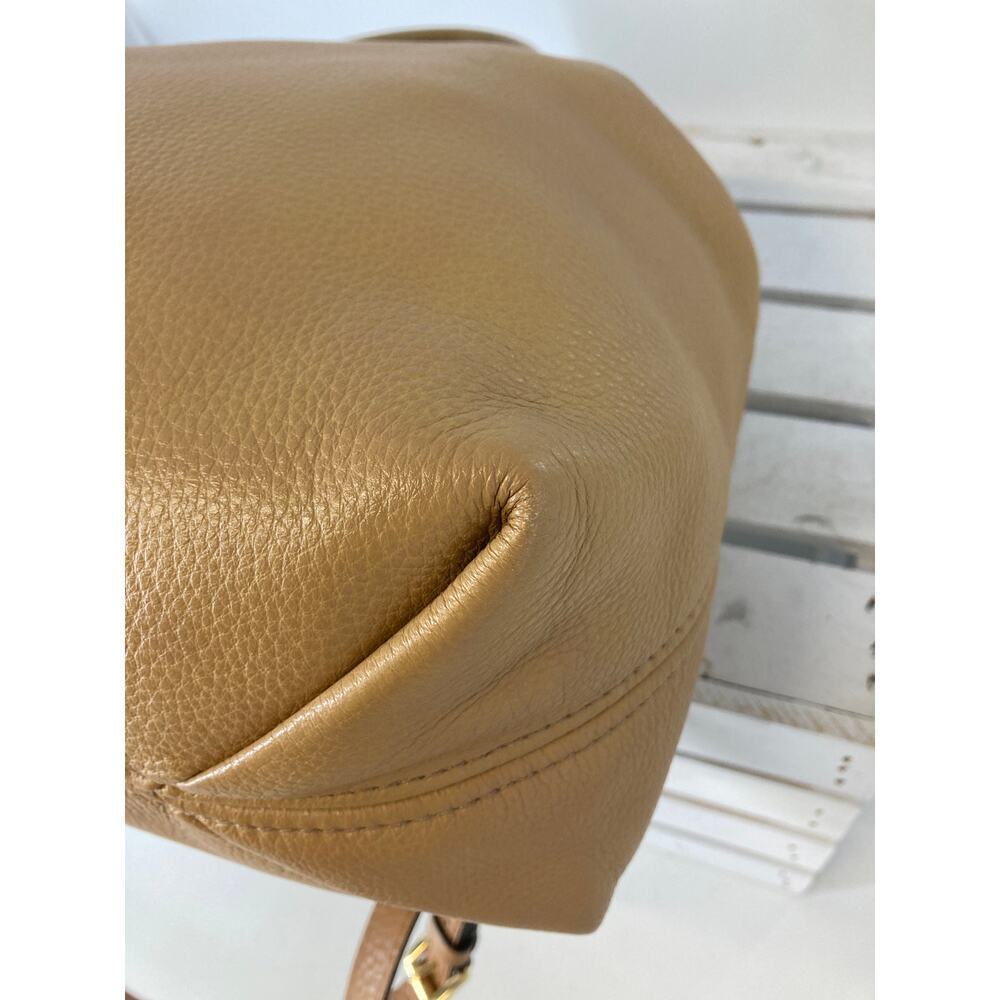 MICHAEL KORS, LARGE CAMEL LEATHER CROSSBODY BAG WITH TASSEL - Picture 8 of 16